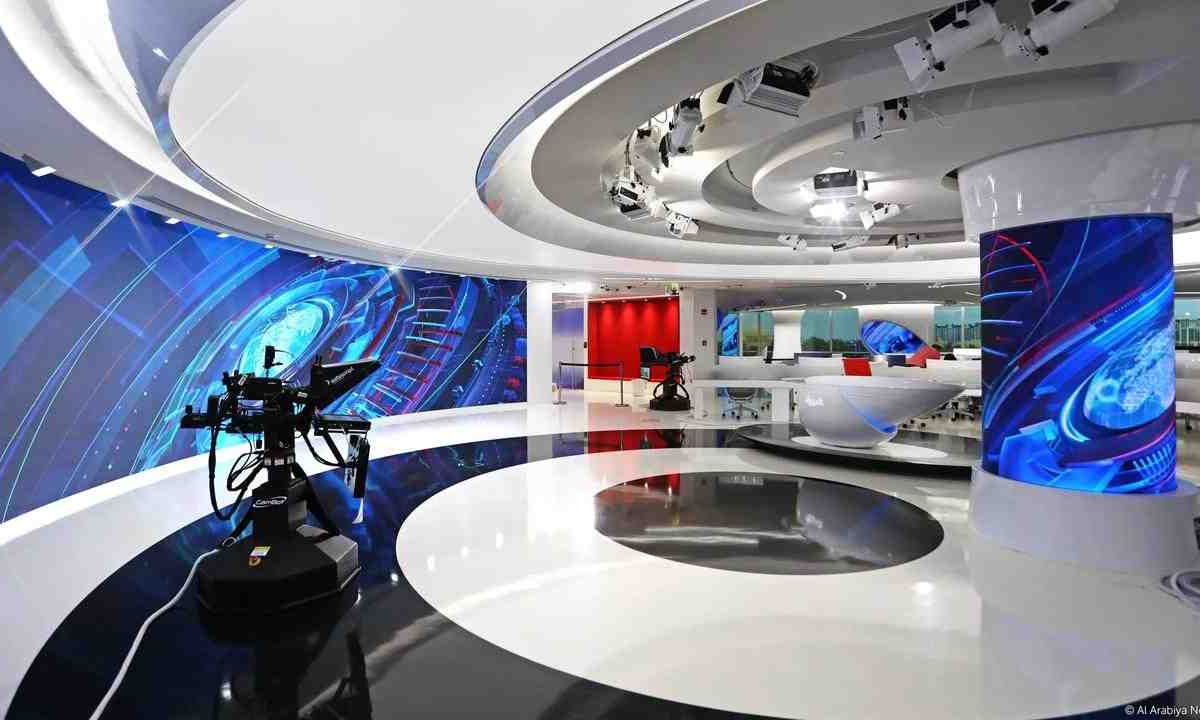 “Cacciata dopo 15 anni di televisione”: la conduttrice amatissima sbotta davanti a tutti | Clima tesissimo