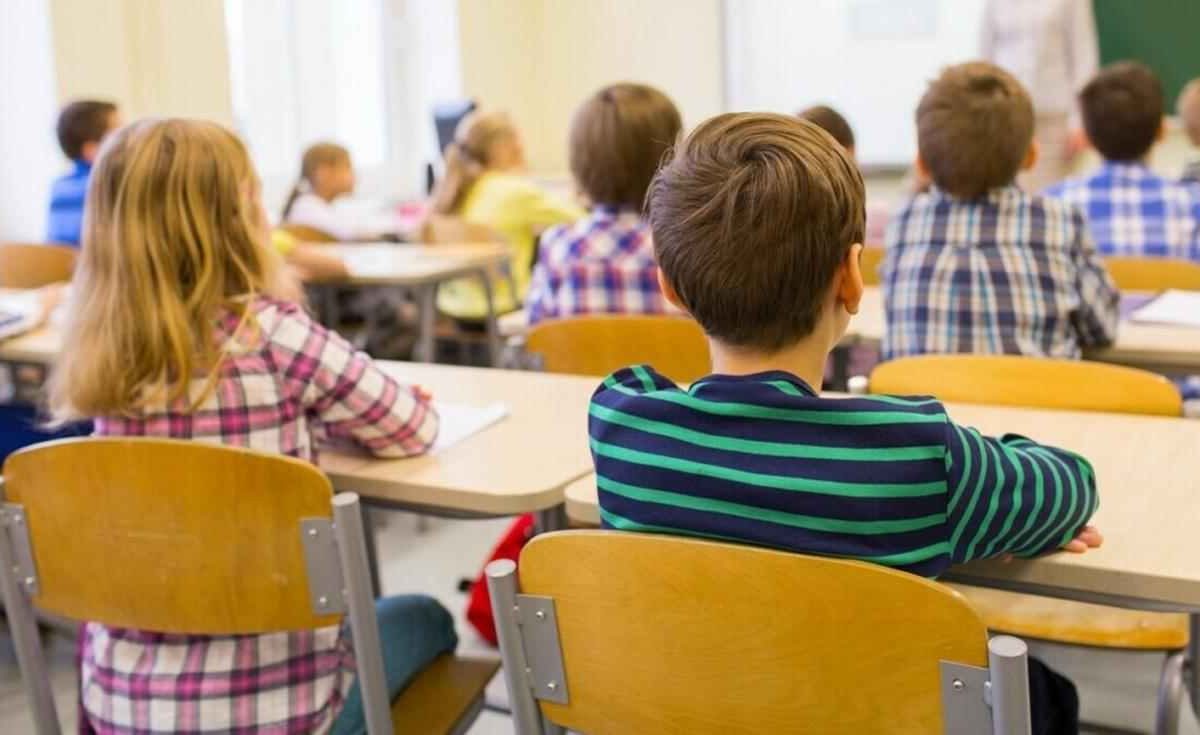 “Non la vedo da febbraio”, bambina portata via da scuola e chiusa in comunità | La lettera straziante che ribalta il caso: madre disperata