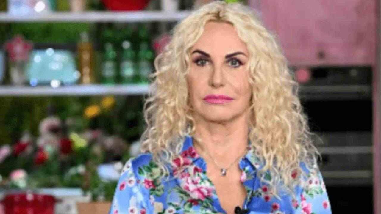 Antonella Clerici, l’annuncio arriva in diretta: blocco della trasmissione immediato | È successo davvero