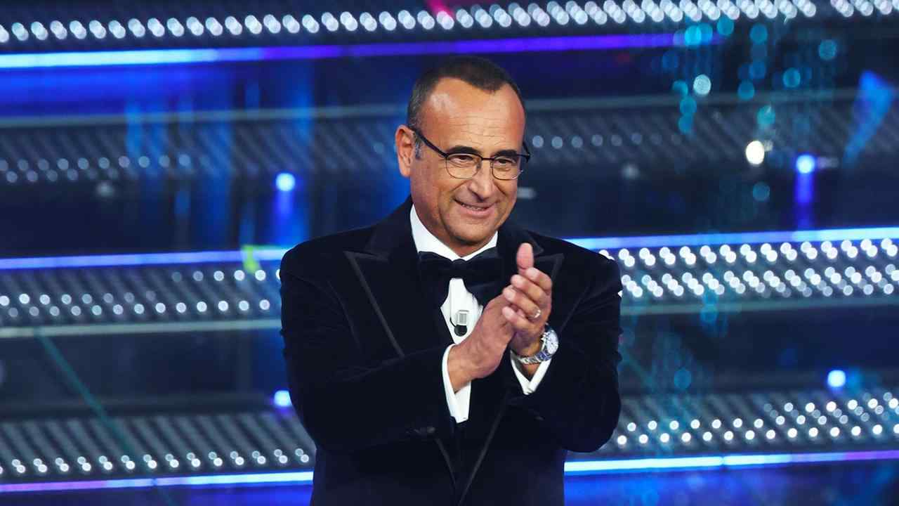 Sanremo 2026, attenzione alle date: cambia tutto il calendario e finisce a marzo | L’edizione più lunga della storia