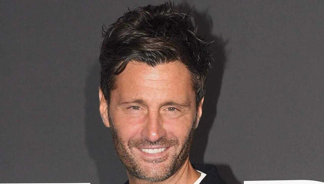 Filippo Bisciglia, scatta il bacio con la famosissima | Un amore tenuto segreto: ma li hanno beccati